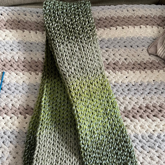 Handmade Scarf 🧣 - Picture 2 of 2